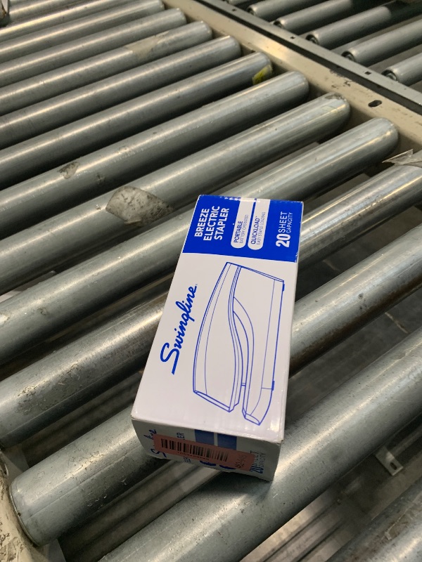 Photo 1 of ***BROKEN, SOLD FOR PARTS*** Swingline Electric Stapler, 20 Sheet Capacity, Portable, Compact, Battery, Black (42132)