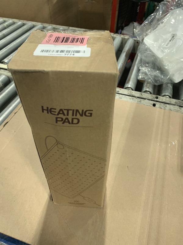 Photo 1 of ***DOES NOT TURN ON*** Extra Large Heating pad,XXXL Heating Pad for Back Pain Relief, 20x40 Electric Heating Pad Moist Heat Fast Heating 10 Heat Settings Auto Shut Off Soft Washable Heat Pad for Neck Shoulder Muscle Cramps