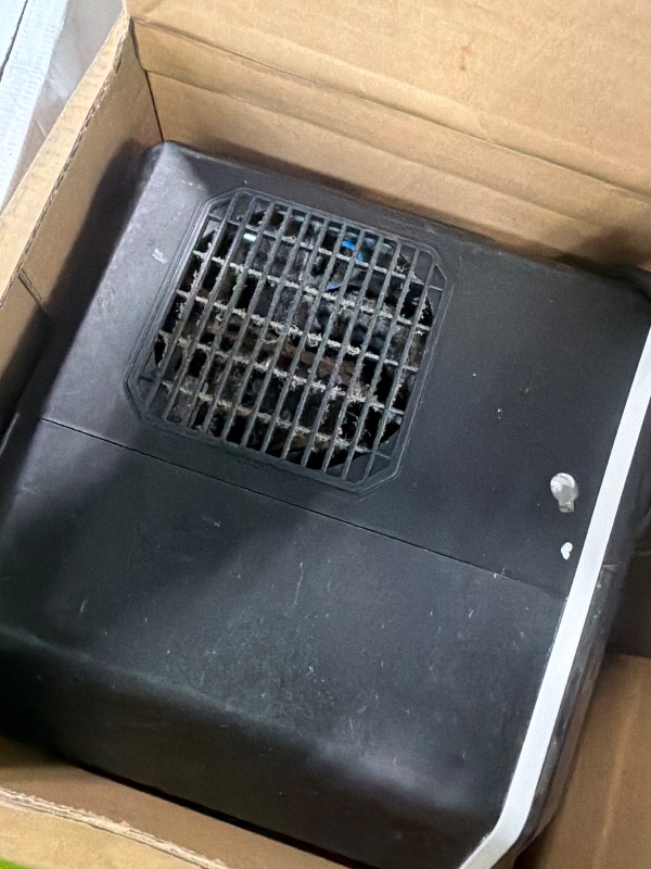 Photo 1 of ** VERY USED** Silonn Ice Maker Countertop, Portable Ice Machine with Carry Handle, Self-Cleaning Ice Makers with Basket and Scoop, 9 Cubes in 6 Mins, 26 lbs per Day, Ideal for Home, Kitchen, Camping, RV