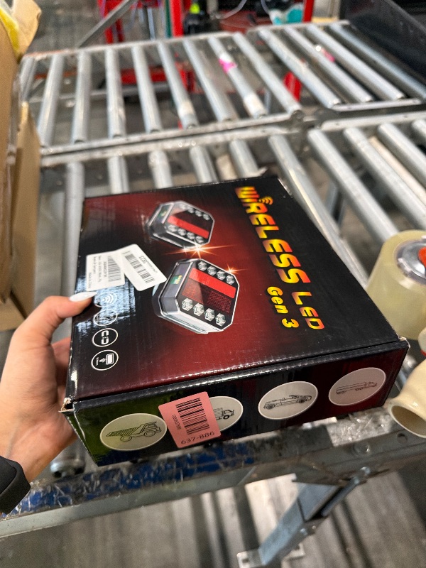 View 2 of [Missing parts] US-VIVIV Wireless Magnetic Trailer Light Kit