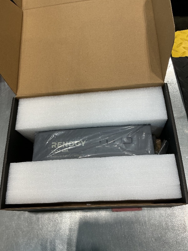 Photo 1 of [DAMAGED] Renogy 40A DC-DC Battery Charger 12V Multi-Stage for Lithium/AGM/Gel