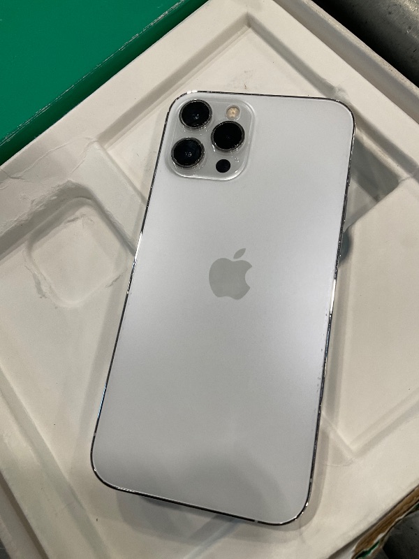 View 8 of ***PASSWORD LOCKED*** Apple iPhone 16 Pro, US Version, 256GB, Natural Titanium - Unlocked (Renewed Premium)
PHONDE ONLY NO CHARGING CORDS