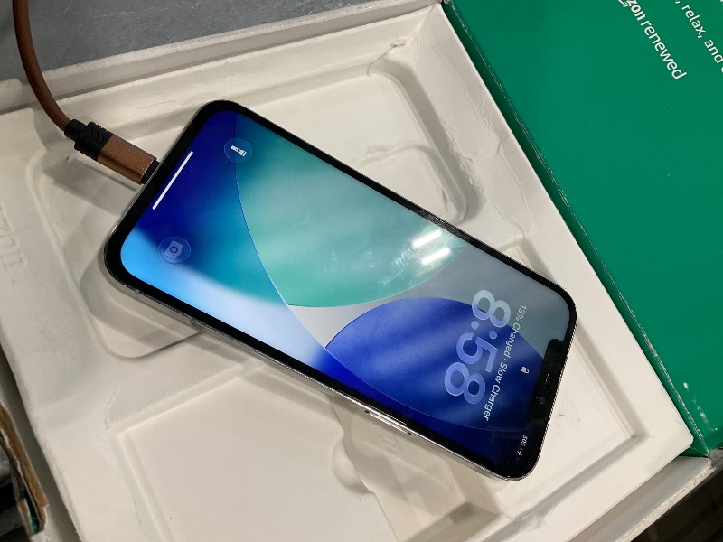View 6 of ***PASSWORD LOCKED*** Apple iPhone 16 Pro, US Version, 256GB, Natural Titanium - Unlocked (Renewed Premium)
PHONDE ONLY NO CHARGING CORDS