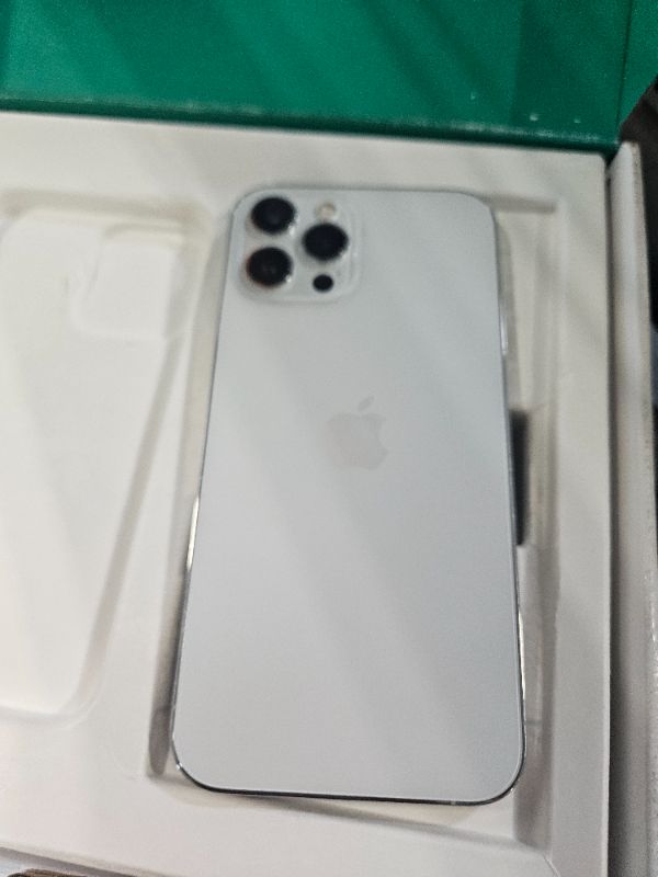 View 3 of ***PASSWORD LOCKED*** Apple iPhone 16 Pro, US Version, 256GB, Natural Titanium - Unlocked (Renewed Premium)
PHONDE ONLY NO CHARGING CORDS