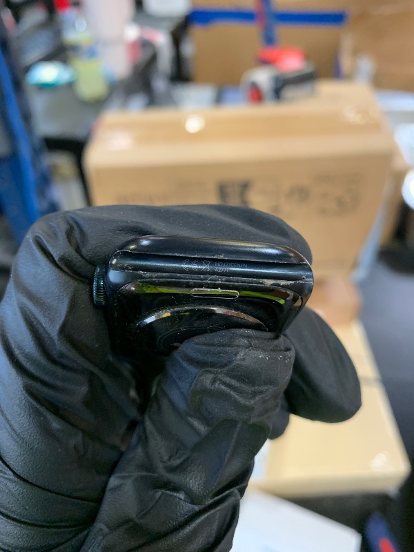 Photo 1 of MINOR SCRATCHES -------------------------------------------Apple Watch Series 8 (GPS, 45mm) Midnight Aluminum Case with Midnight Sport Band (Renewed Premium)
