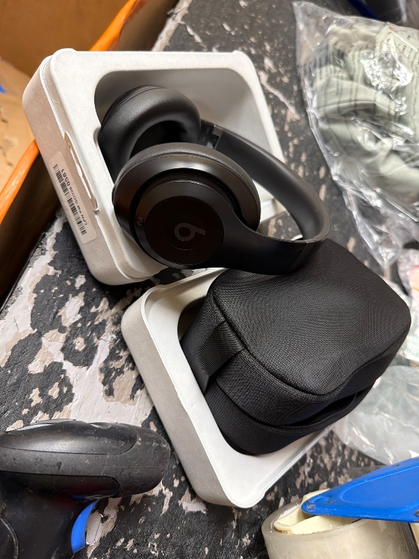 Photo 1 of SEE NOTES AND PICTURES,,,,,,,,,,,,,,,Beats Studio Pro Premium Wireless Over-Ear Headphones- Up to 40-Hour Battery Life, Active Noise Cancelling, Great for Travel & Commuting, USB-C Lossless Audio, Apple & Android Compatible -Black