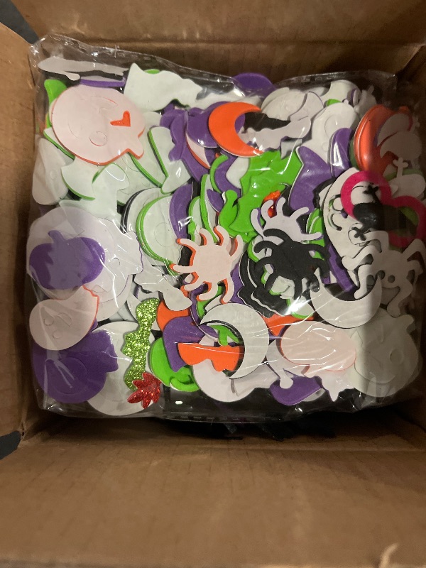Photo 1 of 318-piece Halloween Foam Craft Kit