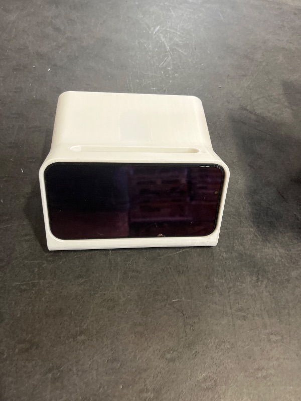 Photo 1 of 3D-printed iPhone Standby Mode Dock fits iphone 15 without the case