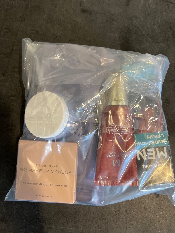 Photo 1 of 6 Items of USED makeup