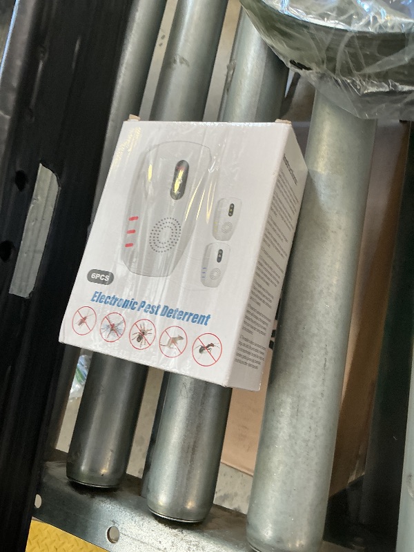 Photo 1 of Jqely Ultrasonic Indoor Pest Repeller, 6 Pack