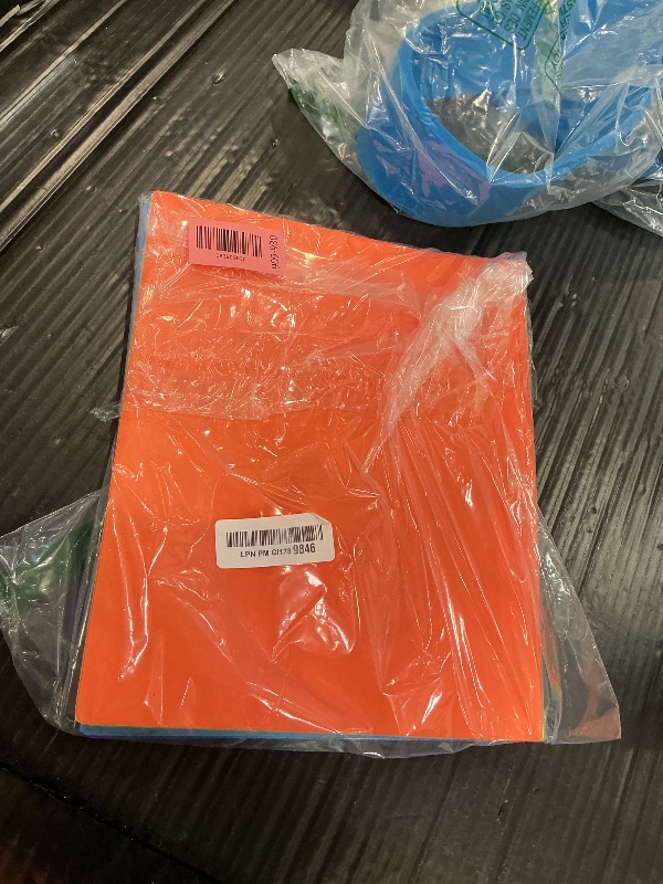 Photo 1 of HABGP 6 Folders with Pockets and Prongs - Plastic File Folders