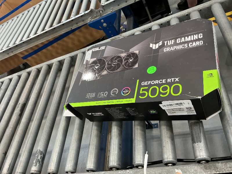 Photo 1 of ASUS TUF Gaming GeForce RTX 5090 Graphics Card