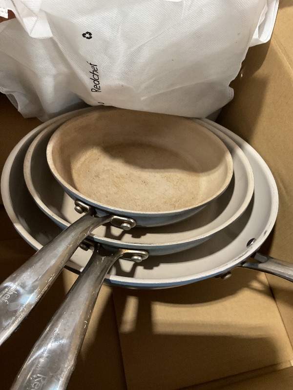 View 4 of ***MAJOR DAMAGE***
Redchef Ceramic Nonstick Cookware Set, Blue (8"-11")