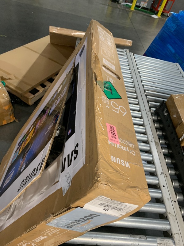 View 3 of ***DOES NOT TURN ON, PARTS ONLY***SAMSUNG 65-Inch Crystal UHD U8000H Series Smart TV (2026)