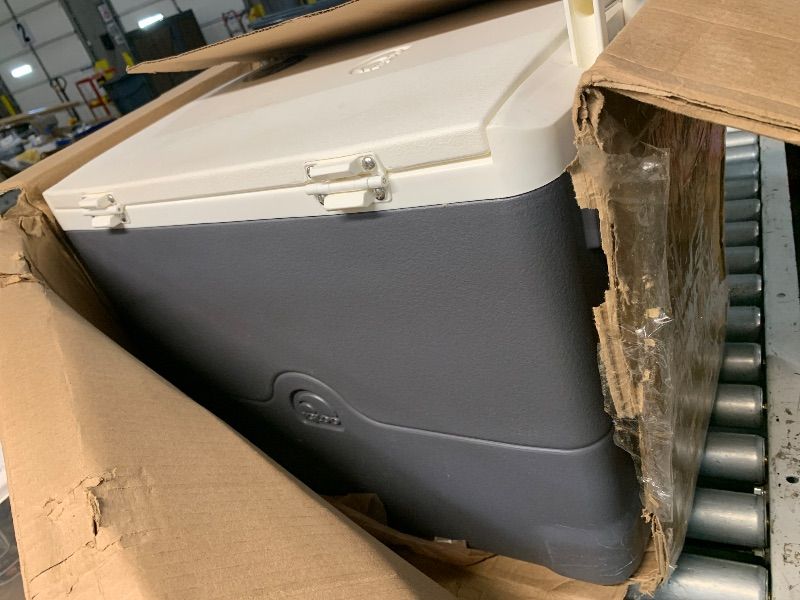 View 4 of **BROKEN HINGE** Igloo 40 qt Iceless Cooler
