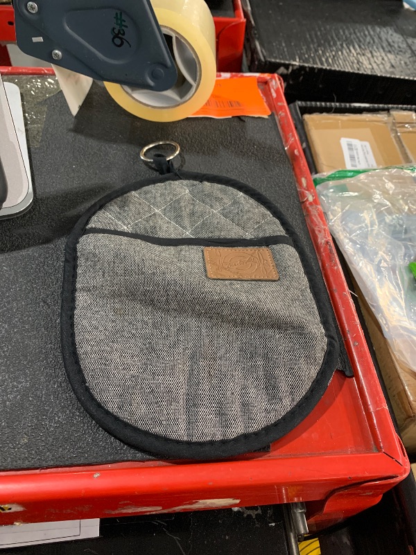 View 2 of ***STOCK IMAGE FOR REFERENCE***
Silicone Pot Holders for Kitchen, Hot Pad with Pocket, Black