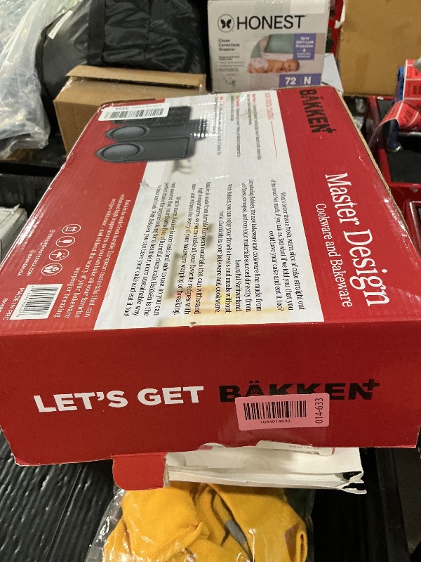 Photo 1 of ***MISSING PARTS SEE COMMENTS***Baking Set – 6 Piece – Deluxe Non Stick Black Coating Inside and Outside – Carbon Steel Bakeware Set – PFOA PFOS and PTFE Free by Bakken