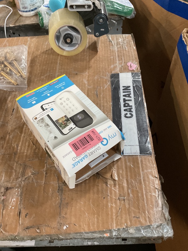 Photo 1 of ***Battery missing***myQ Smart Garage Door Video Keypad with Wide-Angle Camera,Customizable PIN Codes,and Smartphone Control–Take Charge of Your Garage Access Works with Chamberlain, LiftMaster and Craftsman openers,White