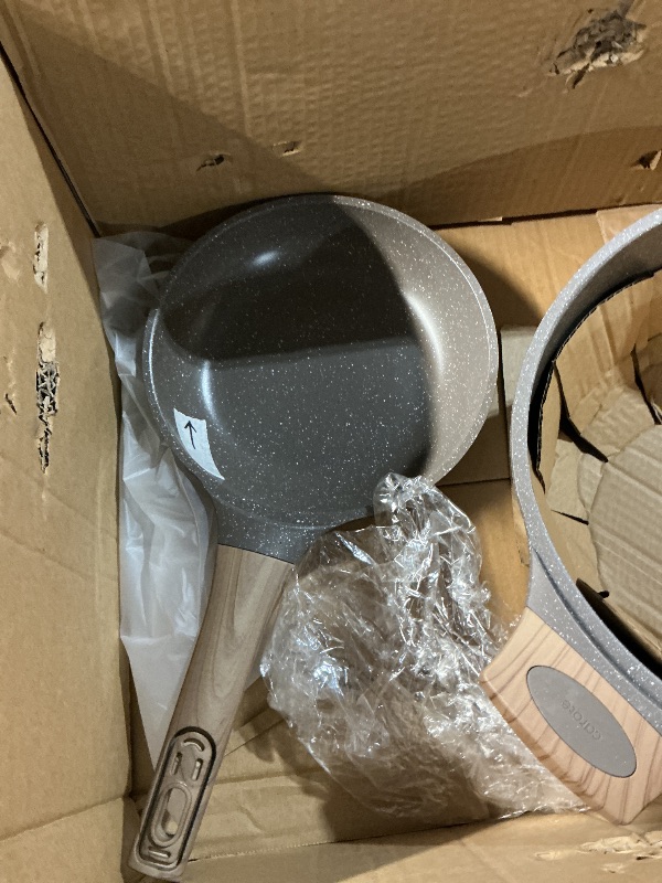 Photo 1 of ***ONE PAN HAS A CHIP** CAROTE  Pot and Pan Set, Nonstick Cookware Sets
