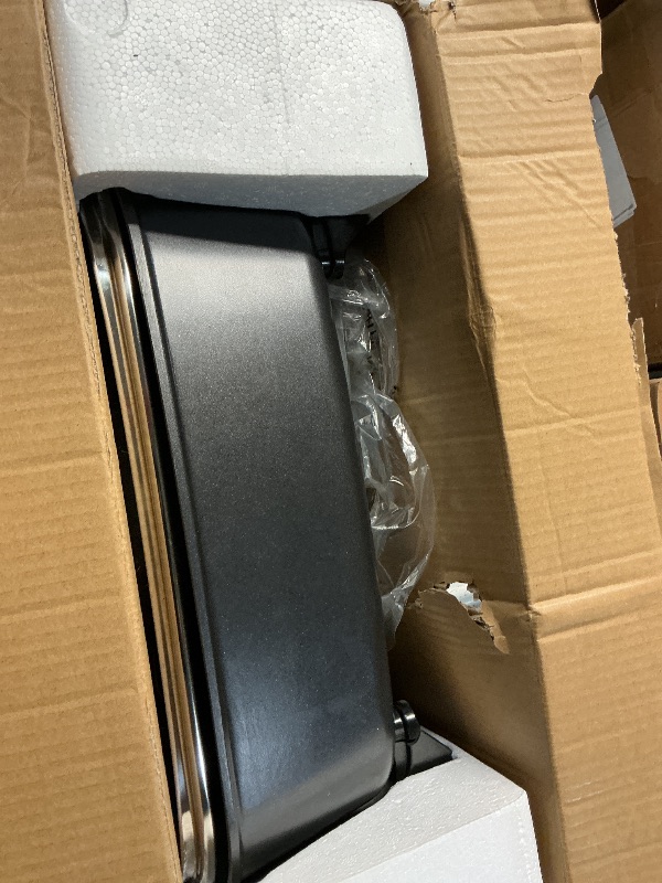 Photo 1 of ***DAMAGED - SEE NOTES/PICTURES***Elite Gourmet 15" x 12" x 4" Electric Skillet, Xtra Deep Dish, Ceralast™ PFAS Free Ceramic, 1500W Rapid Heat, Tempered Glass Vented Lid, Dishwasher Safe, 12.5 Qt., Black/Gray