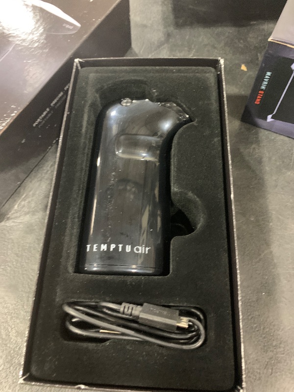 Photo 1 of TEMPTU Air Airbrush Starter Kit