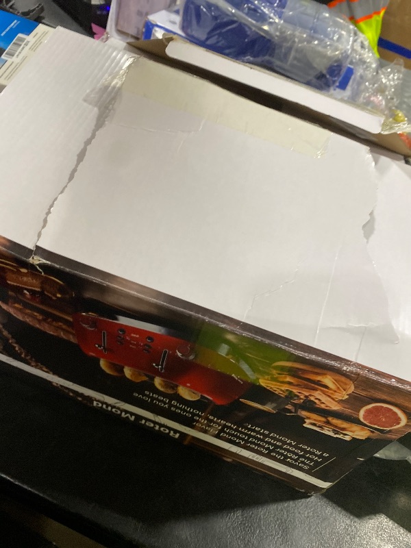 Photo 1 of Roter Mond 4 Slice Retro Toaster