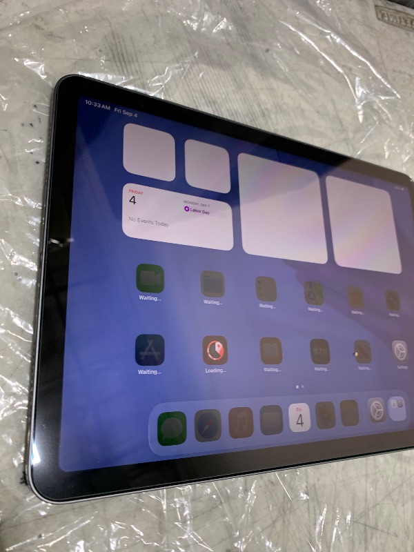 Photo 1 of Apple iPad Air (5th Gen) M1 Chip Tablet