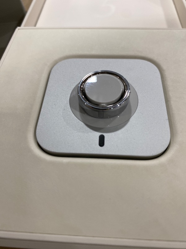 Photo 1 of OURA Ring 5 Smart Ring - Silver - Size 6