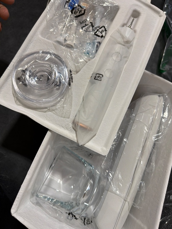 Photo 1 of Philips Sonicare DiamondClean 9500 Electric Toothbrush 3 Brush Heads, Rose