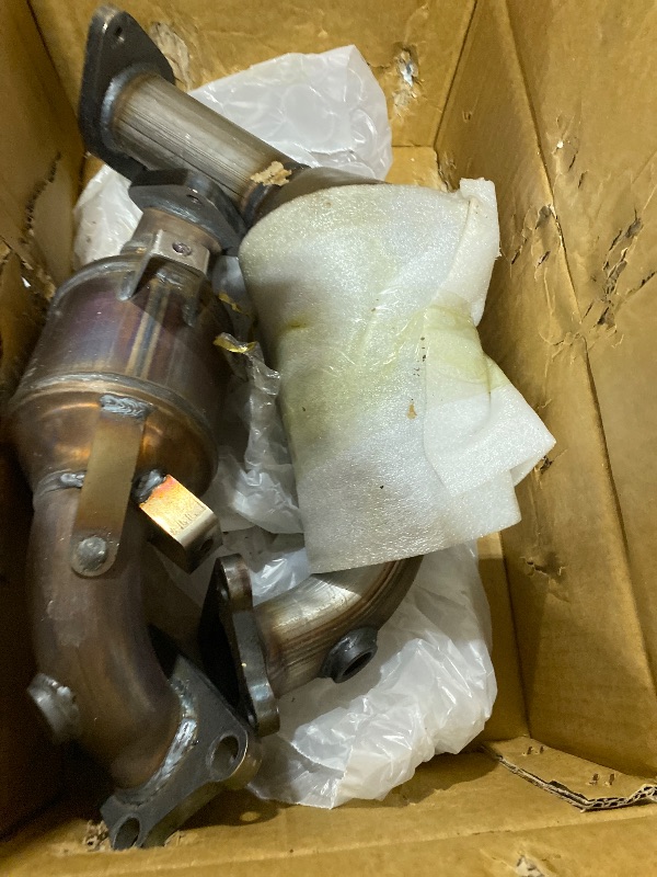 Photo 1 of FOMIUZY Catalytic Converter Kit for Chevy Traverse & Buick Enclave 3.6L V6