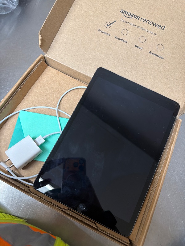 View 6 of Apple iPad 10.2" Wi-Fi 64GB Space Gray (Renewed Premium)