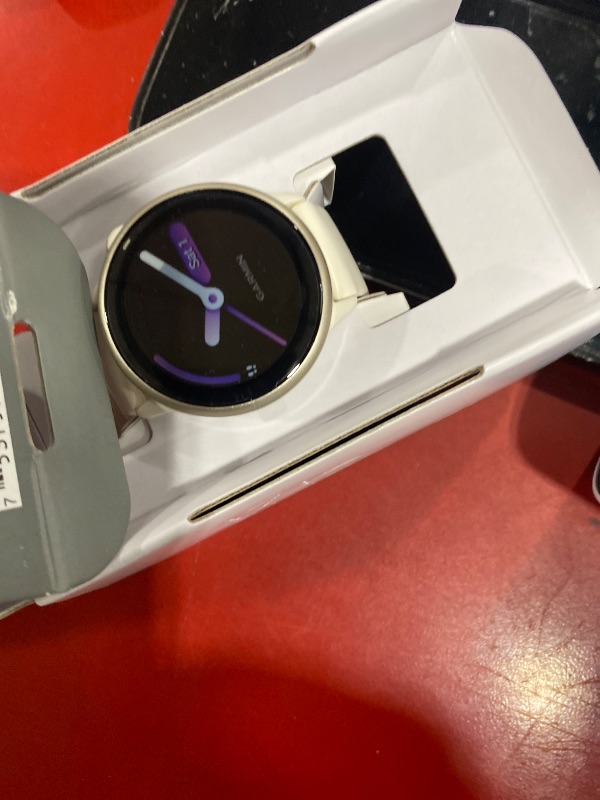 Photo 1 of Garmin vívoactive® 6 Smartwatch (42mm, Lunar Gold/Bone)