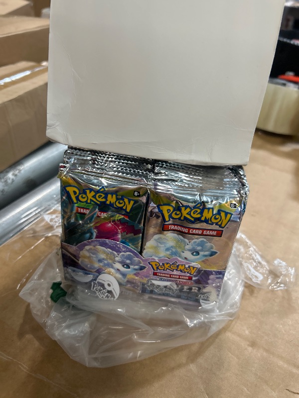View 3 of [DAMAGED] Pokémon TCG: Sword & Shield Silver Tempest Booster Display Box