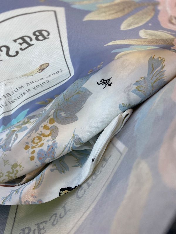 Photo 1 of 100% Pure Mulberry Silk Pillowcase Standard Size for Hair and Skin,Real Silk Pillow Cases with Zipper,Soft and Cooling,Both Sides Natural Slip Silk,Rose Floral Print,1pc(20"x26", Pattern7)
