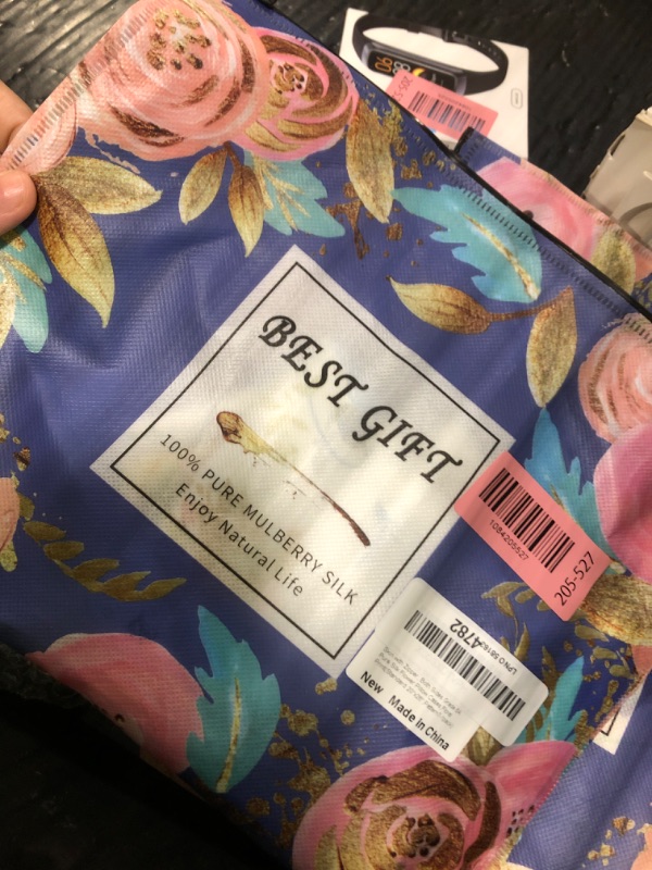Photo 1 of 100% Pure Mulberry Silk Pillowcase Standard Size for Hair and Skin,Real Silk Pillow Cases with Zipper,Soft and Cooling,Both Sides Natural Slip Silk,Rose Floral Print,1pc(20"x26", Pattern7)