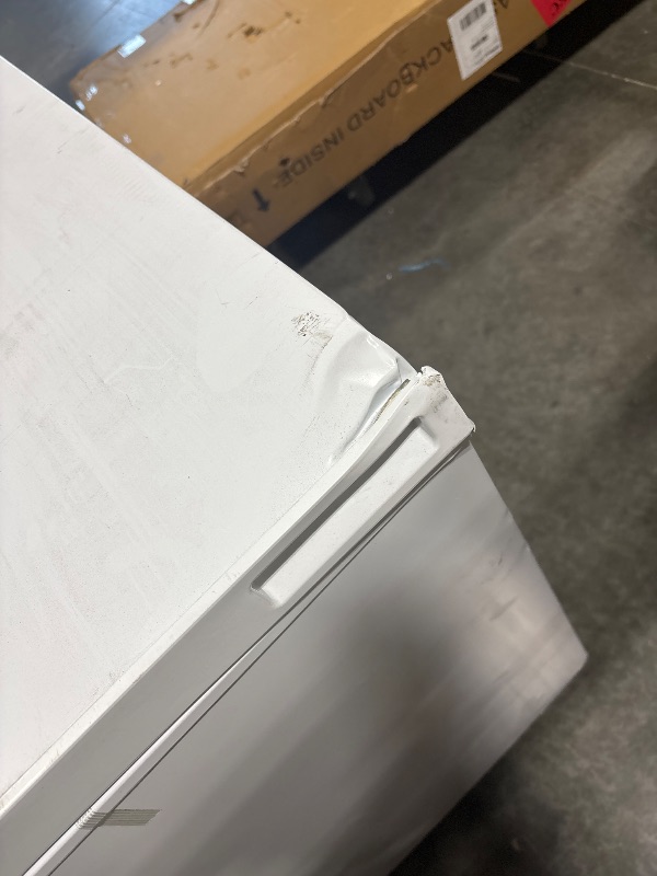 Photo 1 of
Chest Freezer 10.5 Cu.Ft. Deep Freezer, Large Freezer with Adjustable Thermostat Control & 3 Removable Wire Basket, 4 Universal Wheels, Safety Lock, White