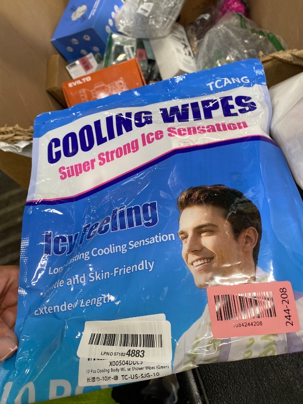View 2 of 10 Pack Cooling Body Wipes, Alcohol-Free Cooling Towelettes Cooling Towel Alternative for Outdoor Sports, Camping, Hiking, Workout & Hot Weather(Green)