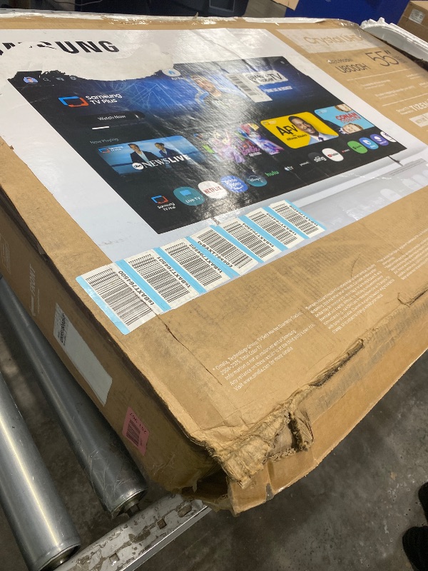 Photo 1 of *******BROKEN SCREEN******** NO RETURN****** NO REFUND******* Samsung 55-Inch Class U8000H Series Crystal UHD, 4K, Smart TV, 2026 Model