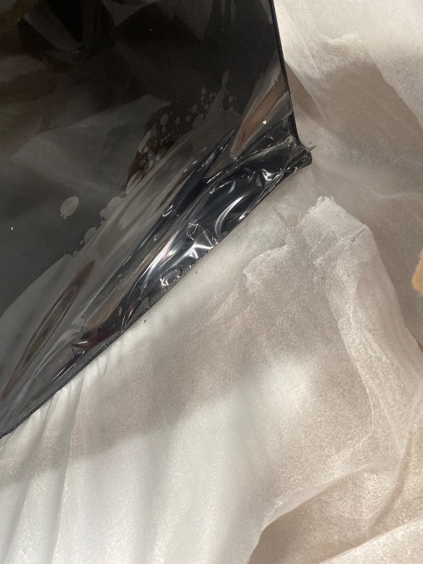 Photo 1 of *******BROKEN SCREEN******** NO RETURN****** NO REFUND******* Samsung 55-Inch Class U8000H Series Crystal UHD, 4K, Smart TV, 2026 Model