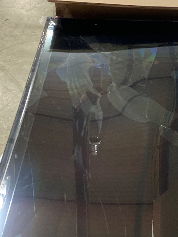 Photo 1 of ******* broken screen ***** no refund***** no return****** Samsung 65" QLED 4K Smart TV