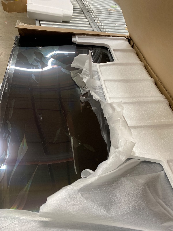 Photo 1 of ******* broken screen ***** no refund***** no return****** Samsung 65" QLED 4K Smart TV