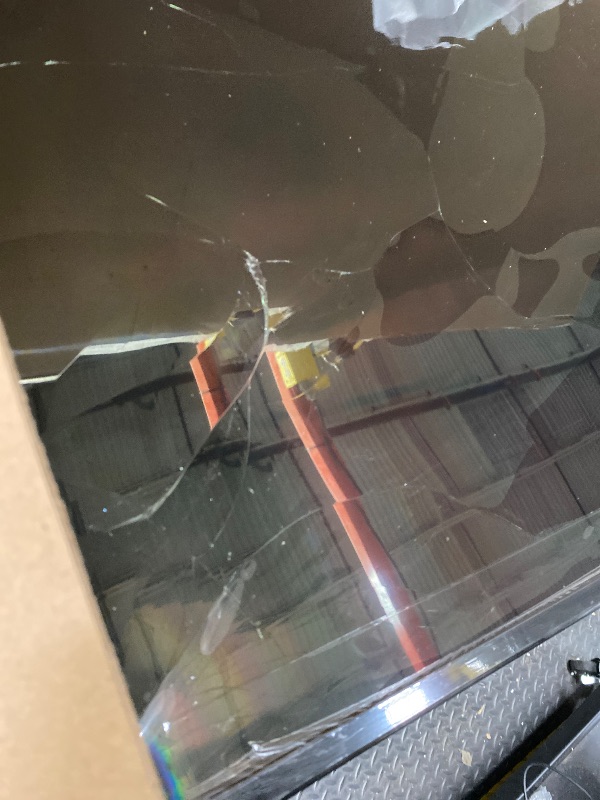 Photo 1 of ******* broken screen ***** no refund***** no return****** Samsung 65" QLED 4K Smart TV