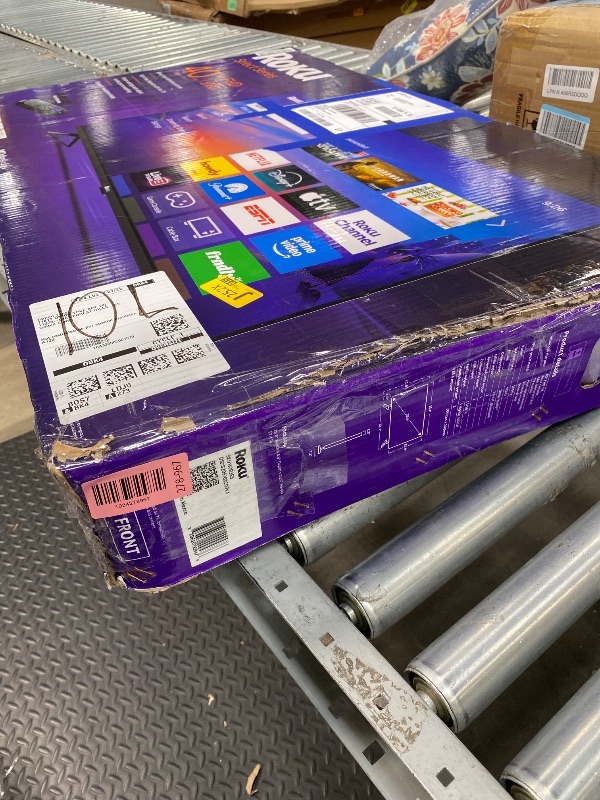 Photo 1 of *NO RETURNS/NO REFUNDS* *PARTS ONLY/DOESN'T WORK* Roku 40" Select Series Full HD Smart TV