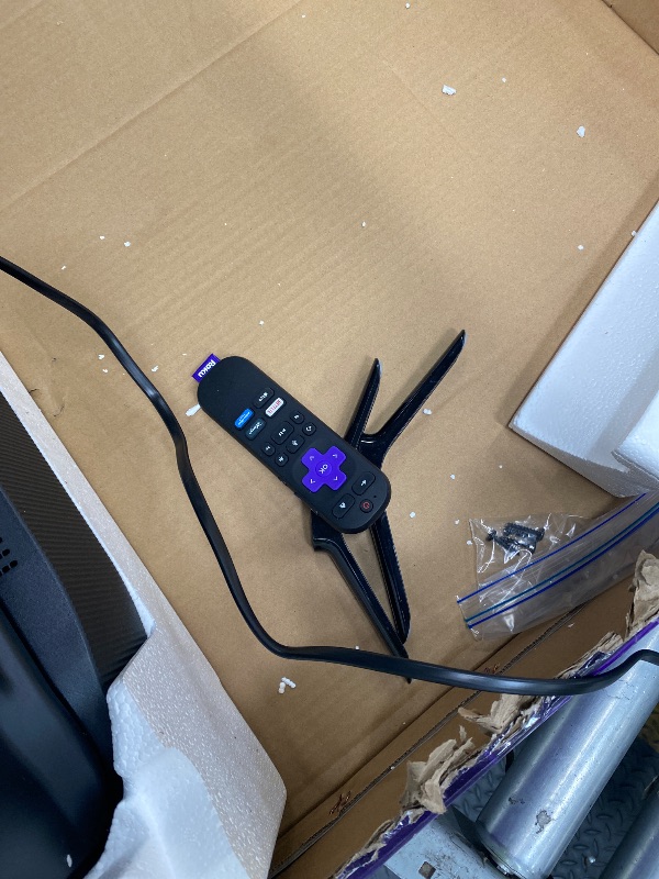Photo 1 of *NO RETURNS/NO REFUNDS* *PARTS ONLY/DOESN'T WORK* Roku 40" Select Series Full HD Smart TV