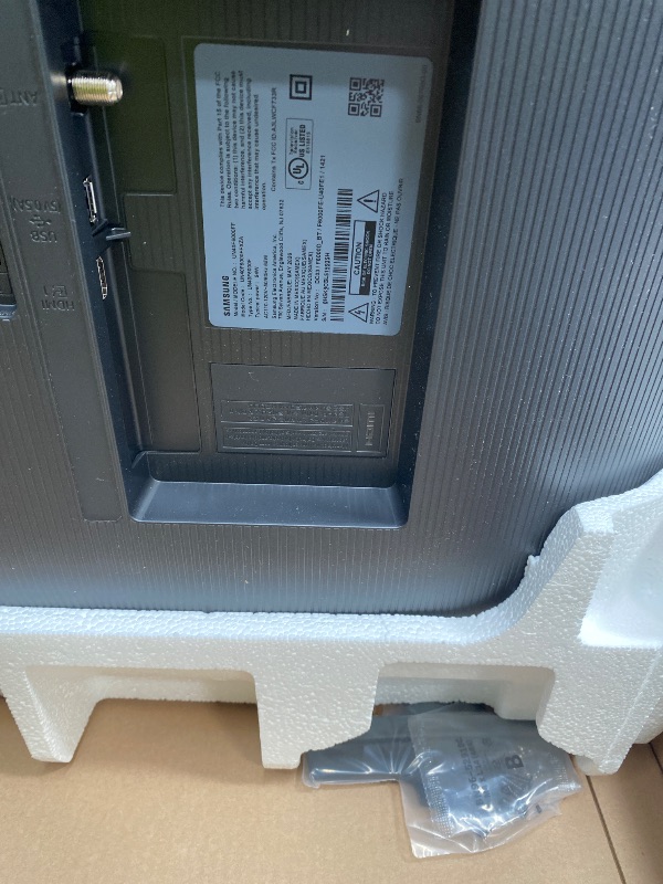 View 3 of *NO RETURNS/NO REFUNDS/ Screen wont turn on*Samsung 40-Inch Full HD Smart TV (2025)