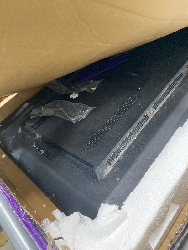 Photo 1 of *NO RETUNS/NO REFUNDS* *Screen cracked* *Parts only* Roku 40-Inch Select Series Smart TV 2026-1080p Full HD TV - RokuTV