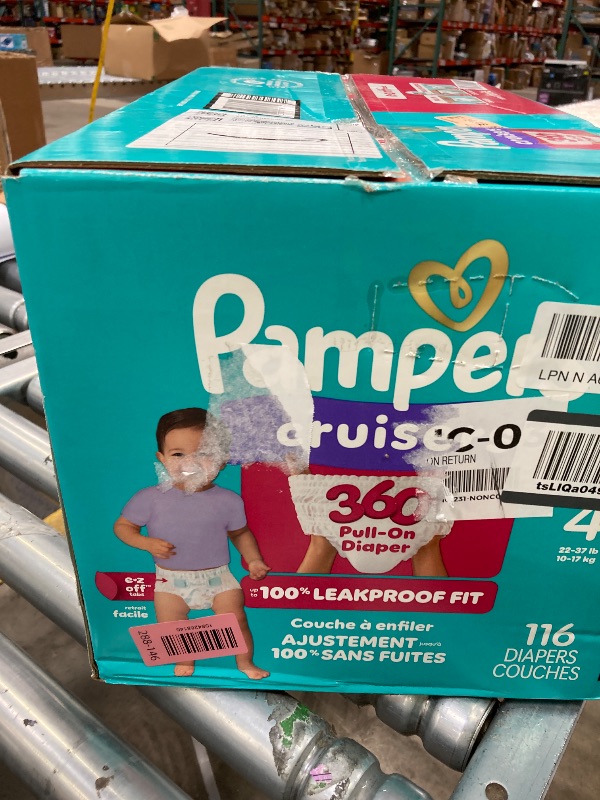 Photo 1 of "pampers" size 4, 116 count