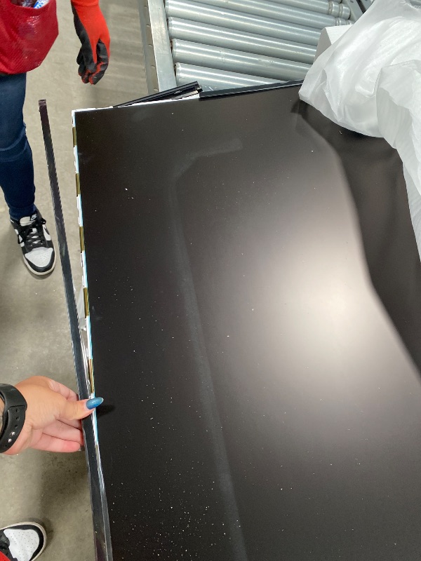 Photo 1 of ******* NO RETURN******* NO REFUND******BROKEN TV******* Samsung 55-Inch Class The Frame LS03F 4K QLED Smart TV (2025 Model) Slim Fit Wall Mount, Modern Frame Design, NQ4 AI Gen2 Processor, Art Mode, Artful Picture Quality, Samsung Vision AI, Alexa Built-