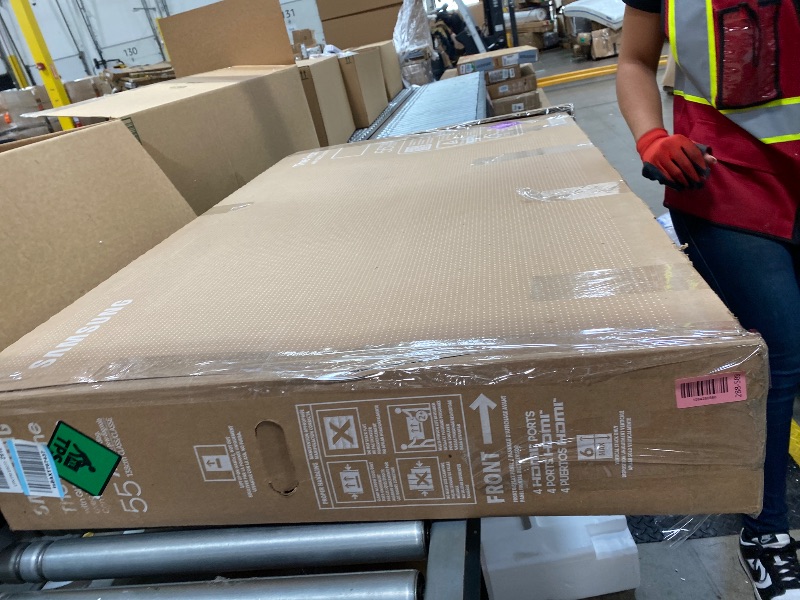 Photo 1 of ******* NO RETURN******* NO REFUND******BROKEN TV******* Samsung 55-Inch Class The Frame LS03F 4K QLED Smart TV (2025 Model) Slim Fit Wall Mount, Modern Frame Design, NQ4 AI Gen2 Processor, Art Mode, Artful Picture Quality, Samsung Vision AI, Alexa Built-