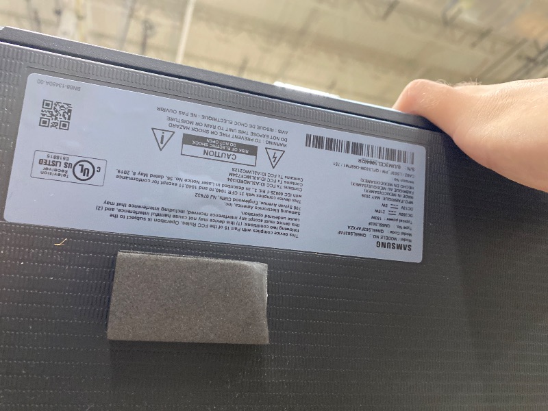 Photo 1 of ****** NO RETURN******** NO REFUND******** BROKEN SCREEN*********Samsung 65-Inch Class The Frame LS03F 4K QLED Smart TV (2025 Model) Slim Fit Wall Mount, Modern Frame Design, NQ4 AI Gen2 Processor, Art Mode, Artful Picture Quality, Samsung Vision AI, Ale
